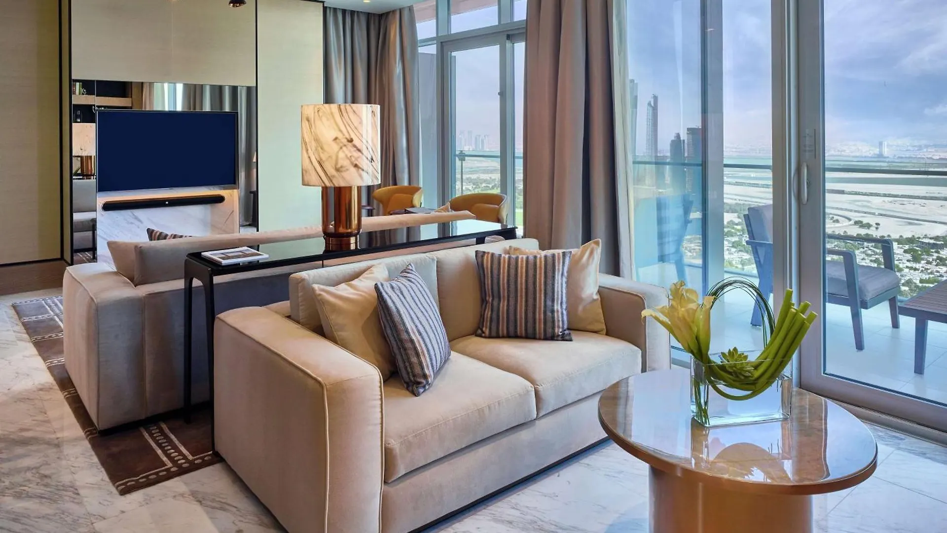 Waldorf Astoria Dubai International Financial Centre Hotel